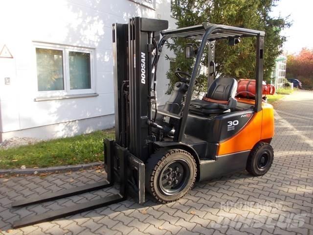 Doosan G 30 E LPG (dujiniai) krautuvai