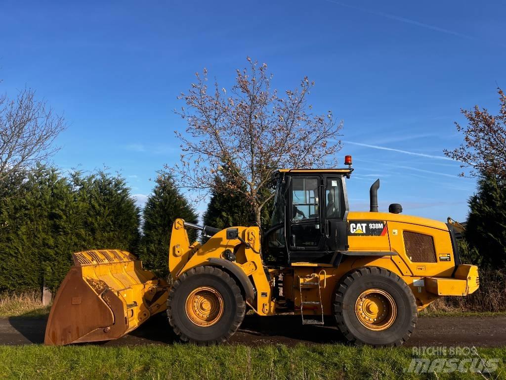 CAT 938M Naudoti ratiniai krautuvai
