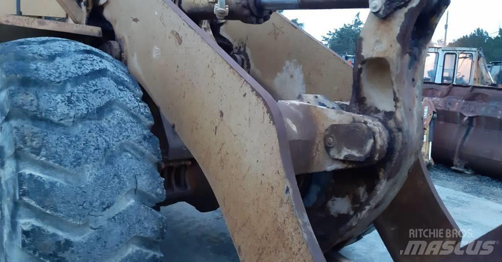 Komatsu WA500-1 Naudoti ratiniai krautuvai