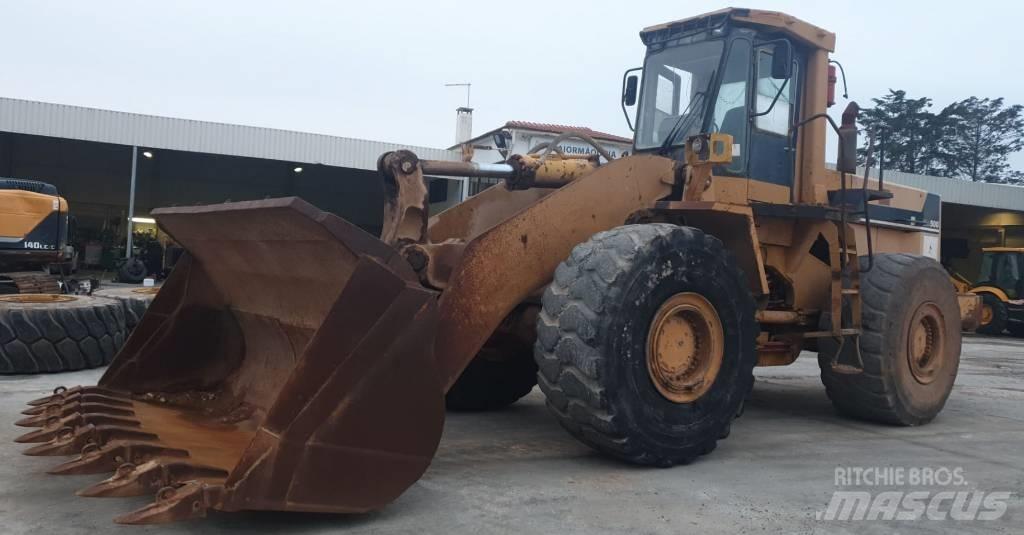 Komatsu WA500-1 Naudoti ratiniai krautuvai