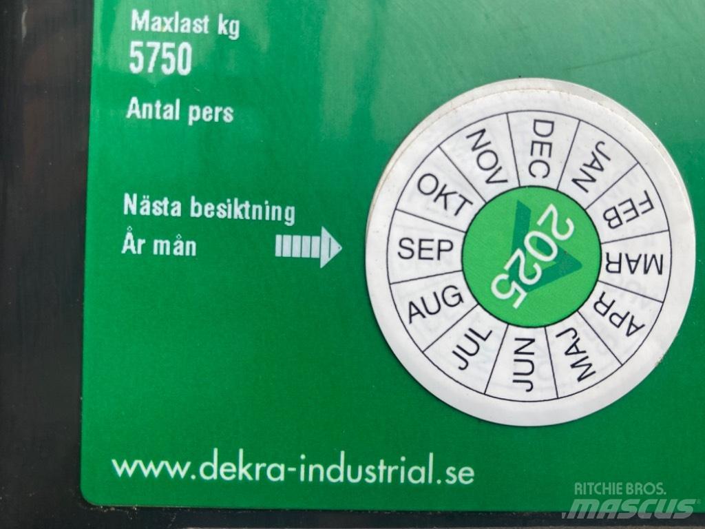 Hitachi 140w Ratiniai ekskavatoriai