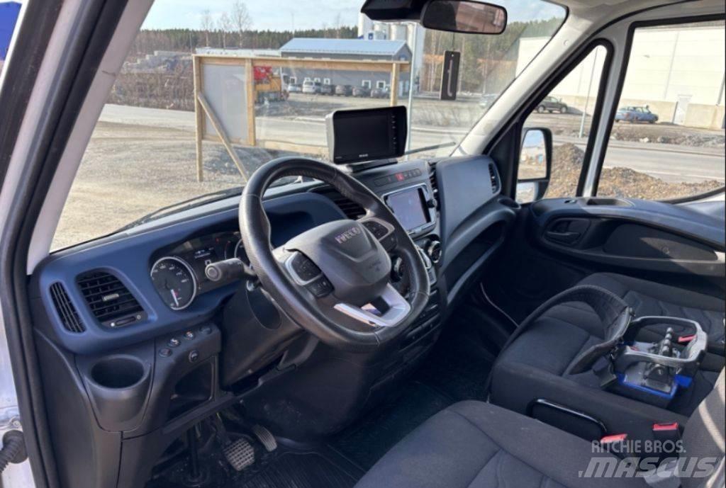 Iveco Iveco Daily Automobiliniai kranai