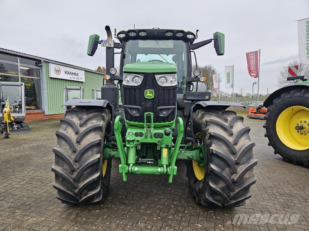 John Deere 6R215 Traktoriai