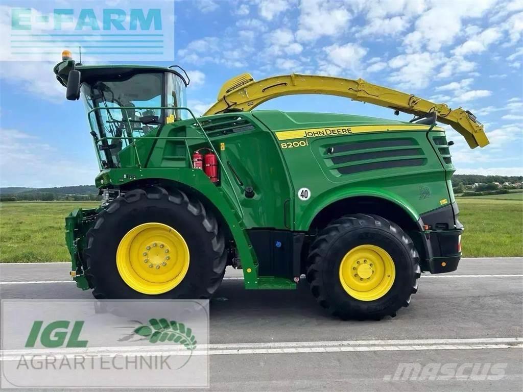 John Deere 8200 i Pašarų ruošimo technika
