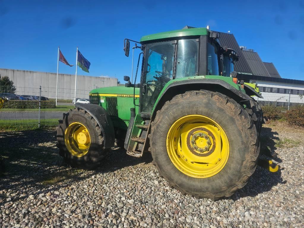 John Deere 6910 Traktoriai