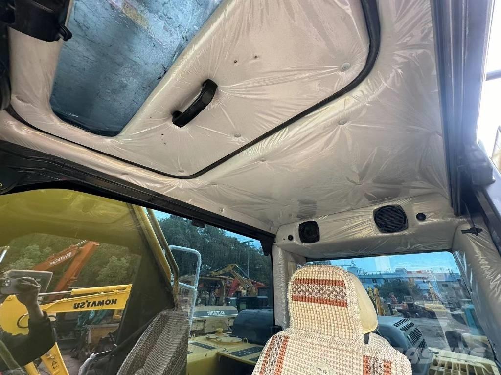 Komatsu PC 220 Vikšriniai ekskavatoriai