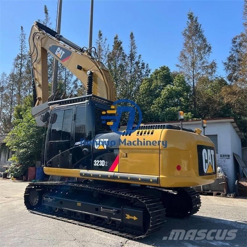 CAT 323D2 Vikšriniai ekskavatoriai