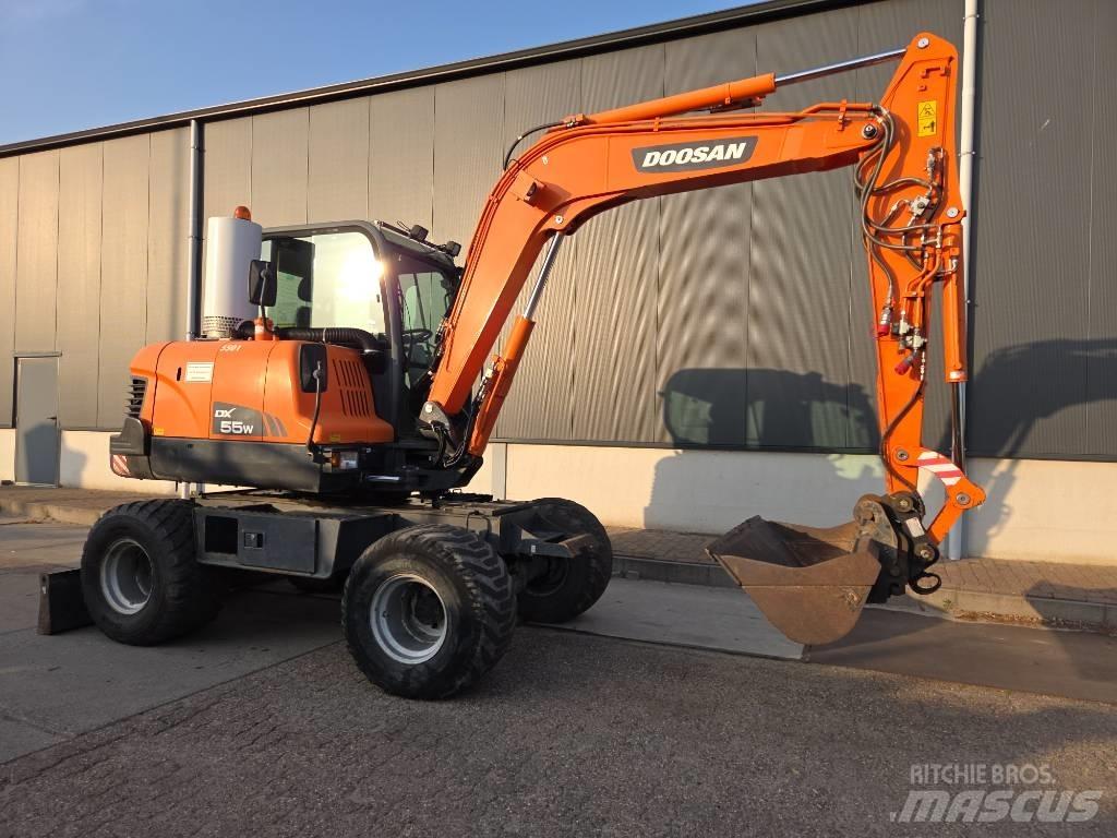 Doosan DX 55 W Ratiniai ekskavatoriai