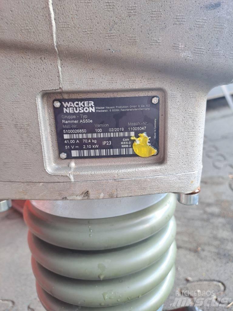 Wacker Neuson AS50e Plūktuvai