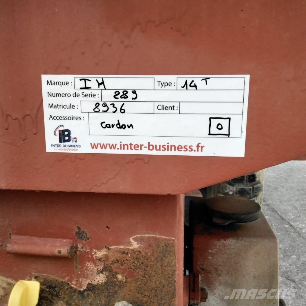 IH B14 Savivartės priekabos