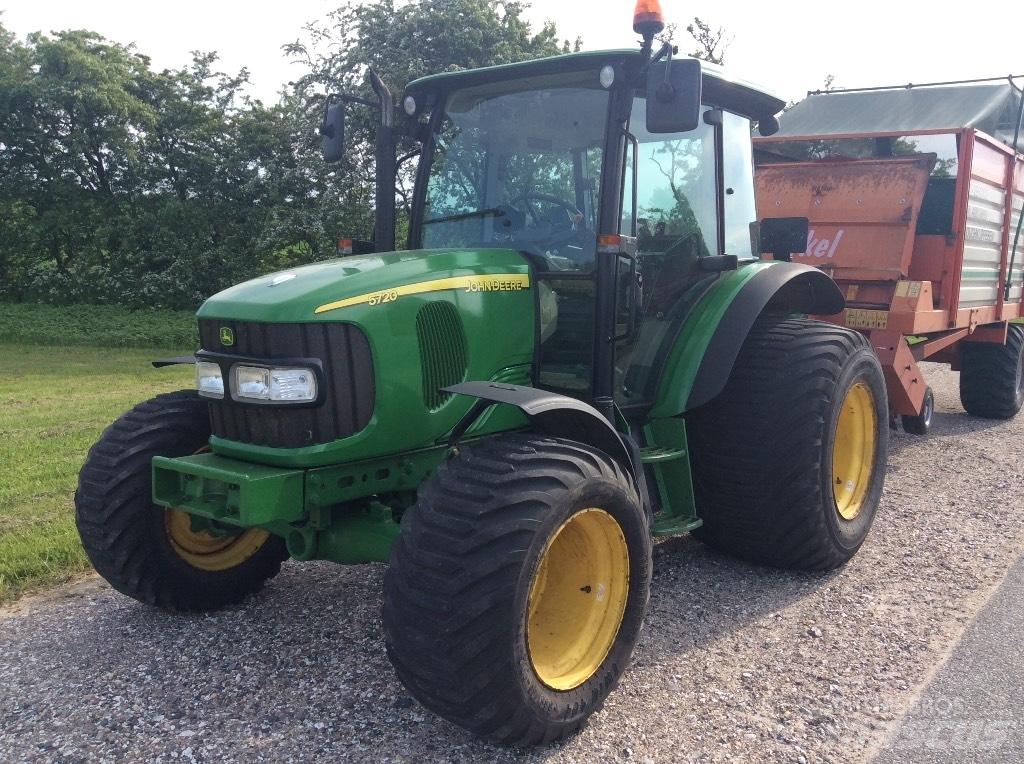 John Deere 5720 Traktoriai
