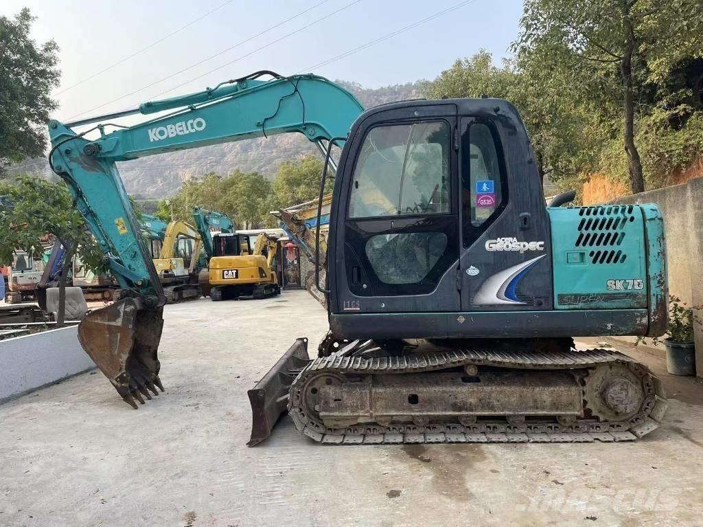 Kobelco SK 75 Vikšriniai ekskavatoriai