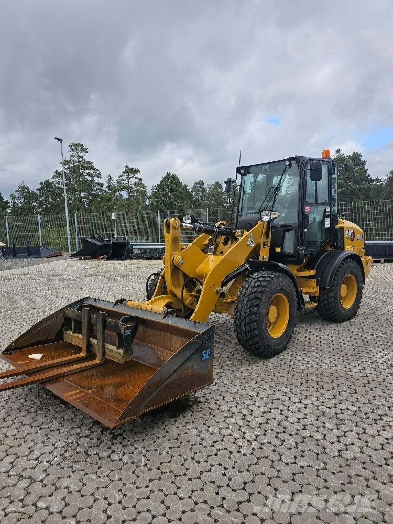 CAT 908 M Naudoti ratiniai krautuvai