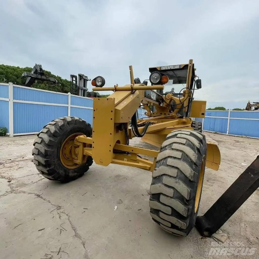 CAT 140K Greideriai