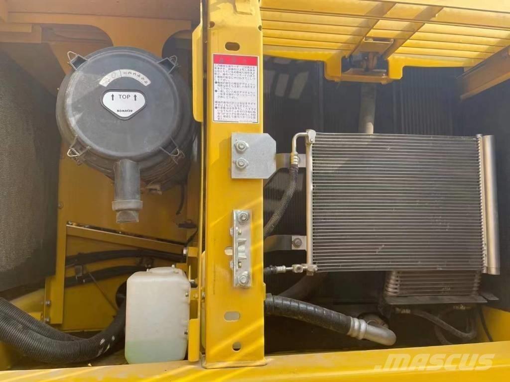 Komatsu PC 200 8N Vikšriniai ekskavatoriai