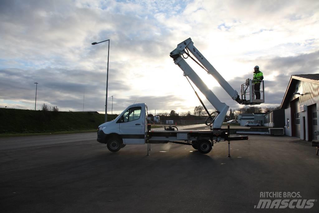 VERSALIFT VTX 240 G3 Ant vilkikų montuojamos kėlimo platformos