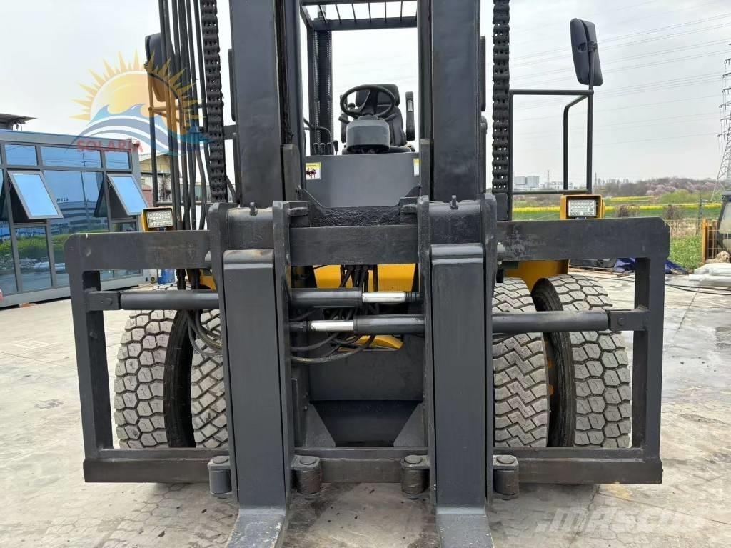 Komatsu FD 200 Dyzeliniai krautuvai