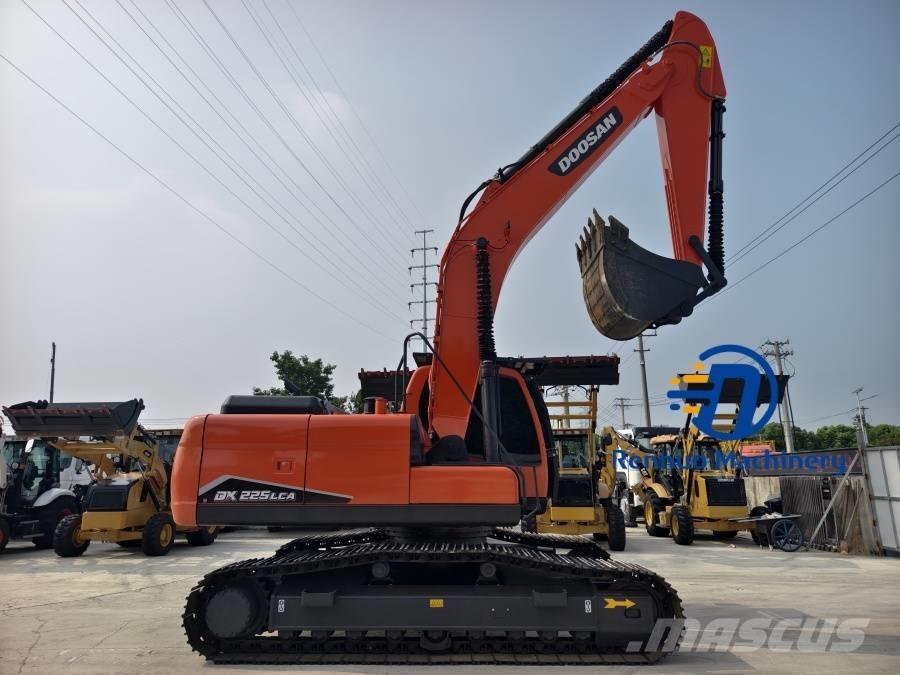 Doosan DX 225 LCA Vikšriniai ekskavatoriai