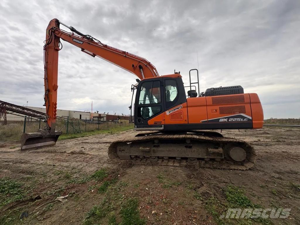Doosan DX225LC Vikšriniai ekskavatoriai