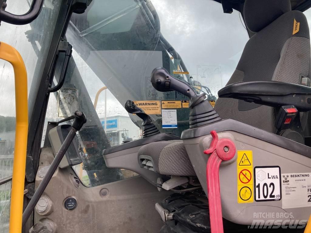 Volvo EC 220 DL Vikšriniai ekskavatoriai