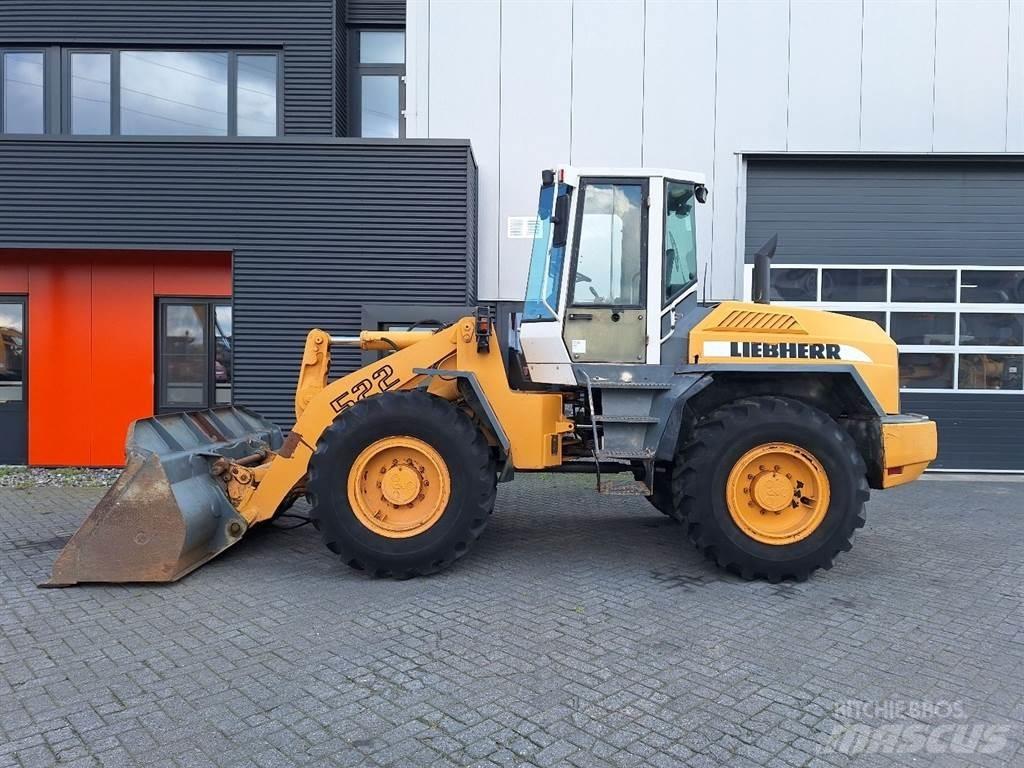 Liebherr L522 Naudoti ratiniai krautuvai