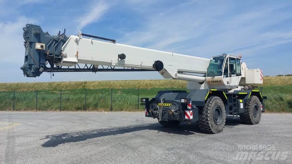 Terex A600 Neapdoroto reljefo kranai