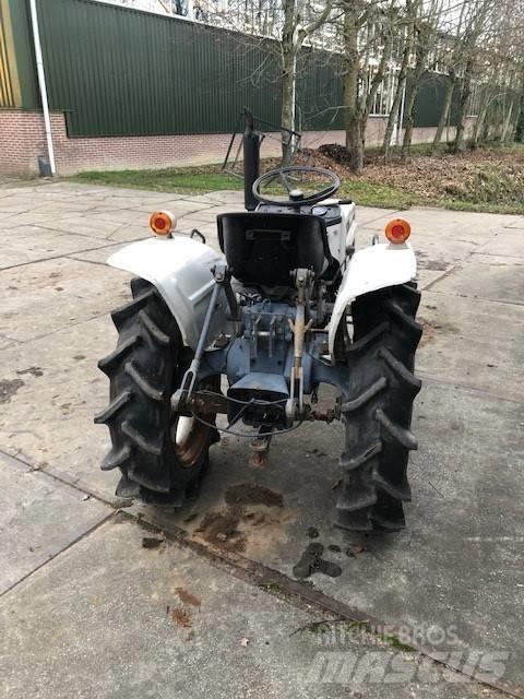  Kumiai ST1620 Naudoti kompaktiški traktoriai