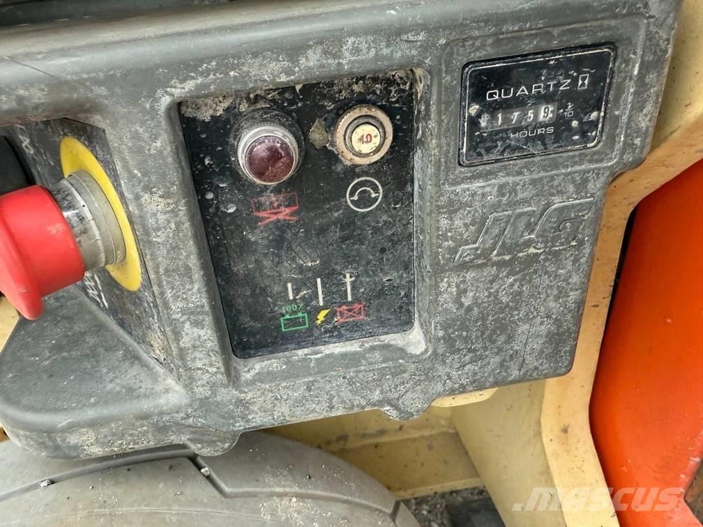 JLG 1930 ES Žirkliniai keltuvai