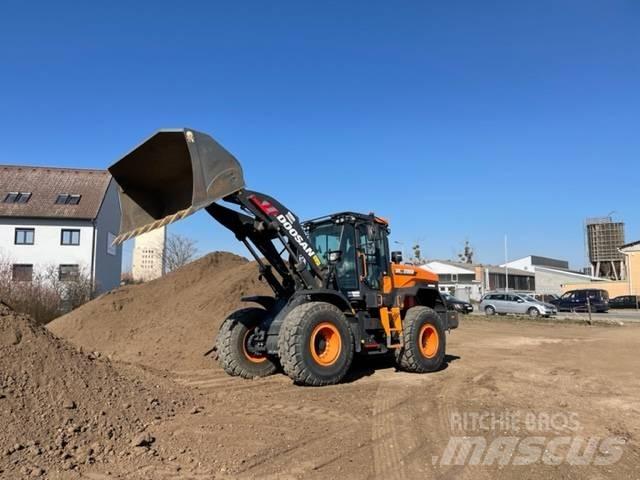 Doosan DL280 Naudoti ratiniai krautuvai
