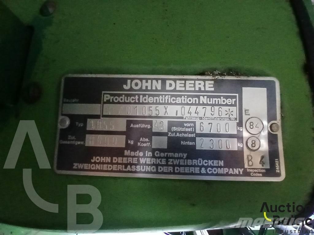 John Deere 1055 Derliaus nuėmimo kombainai