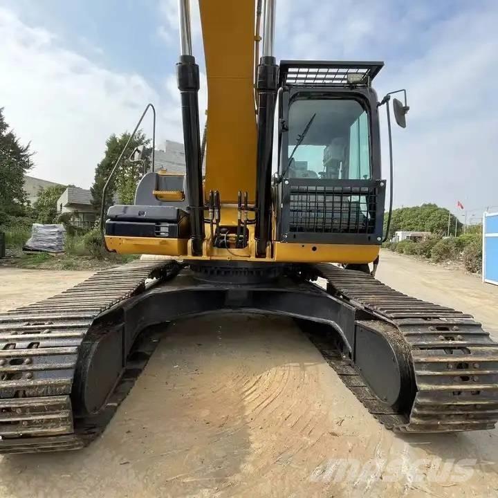 CAT 330D Vikšriniai ekskavatoriai