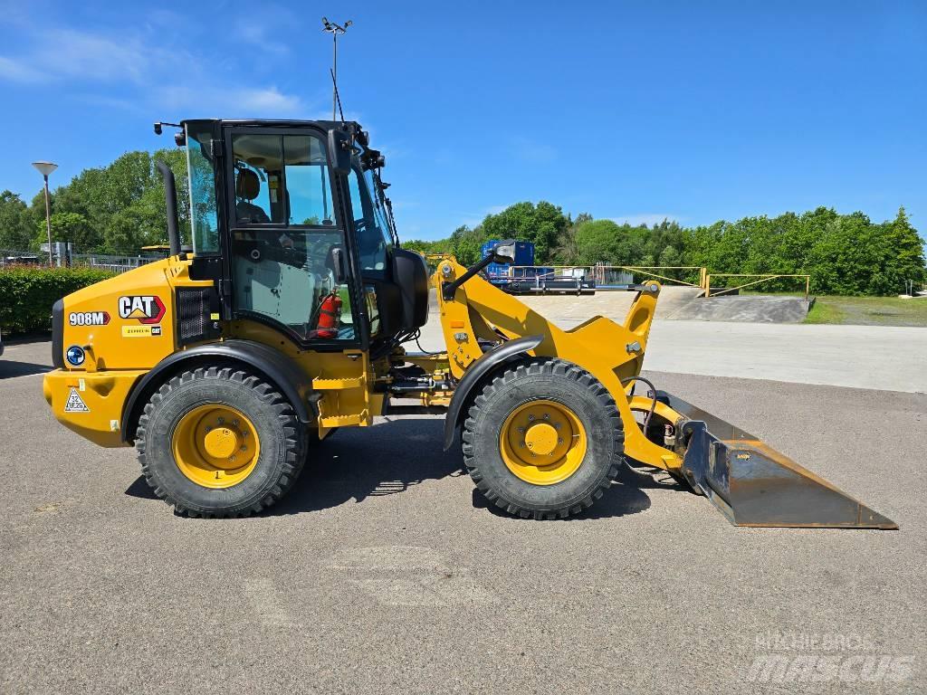 CAT 908 M Naudoti ratiniai krautuvai