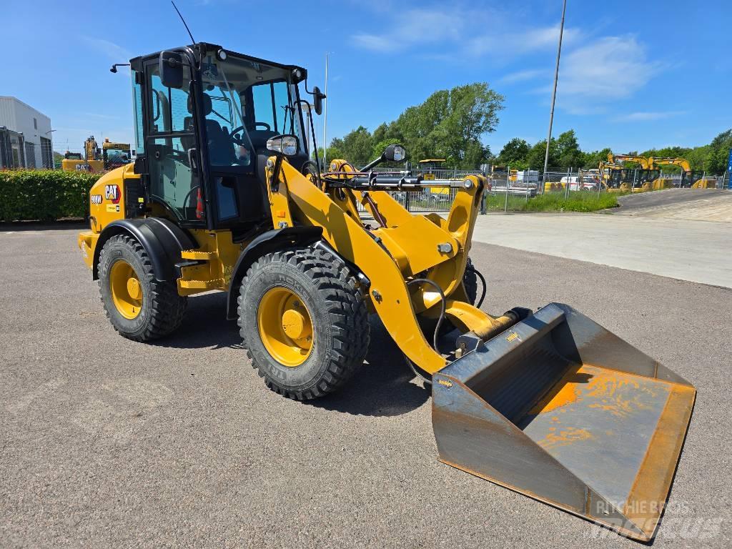 CAT 908 M Naudoti ratiniai krautuvai