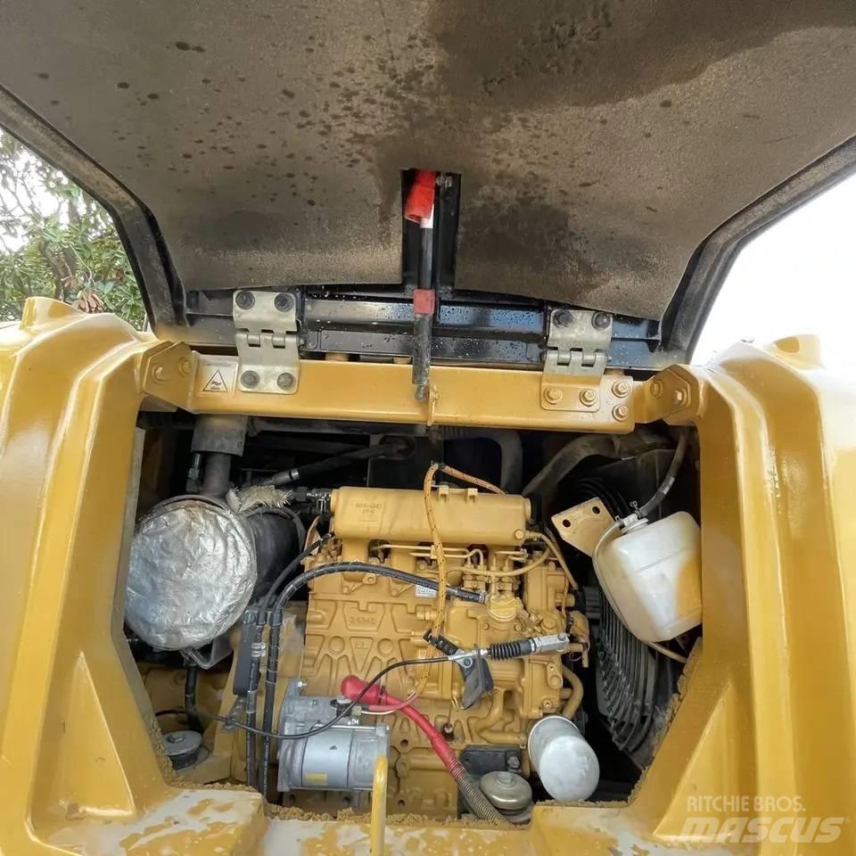 CAT 306E2 Vikšriniai ekskavatoriai