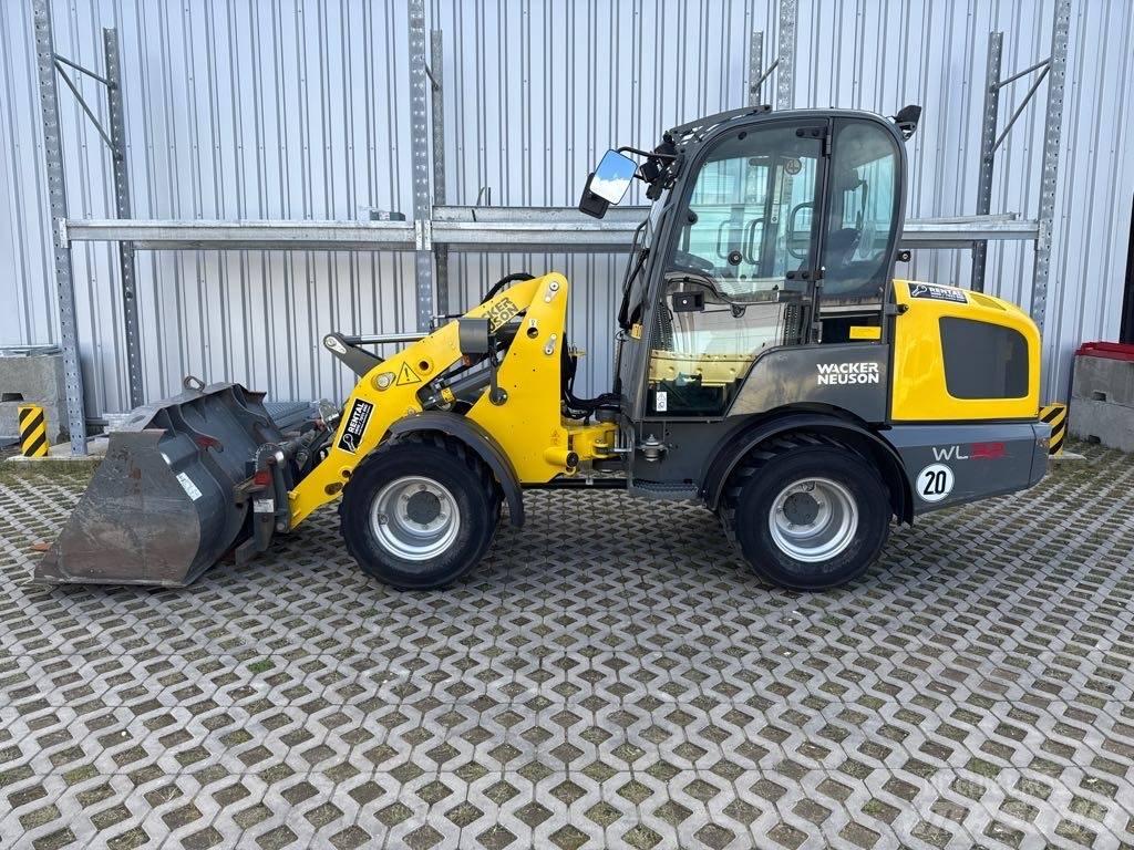 Wacker Neuson WL32 Naudoti ratiniai krautuvai