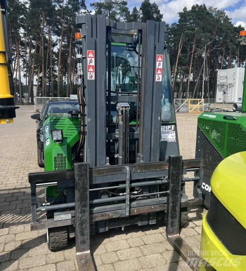 Combilift CB2500 Šakiniai krautuvai su privažiavimu iš visų keturių pusių