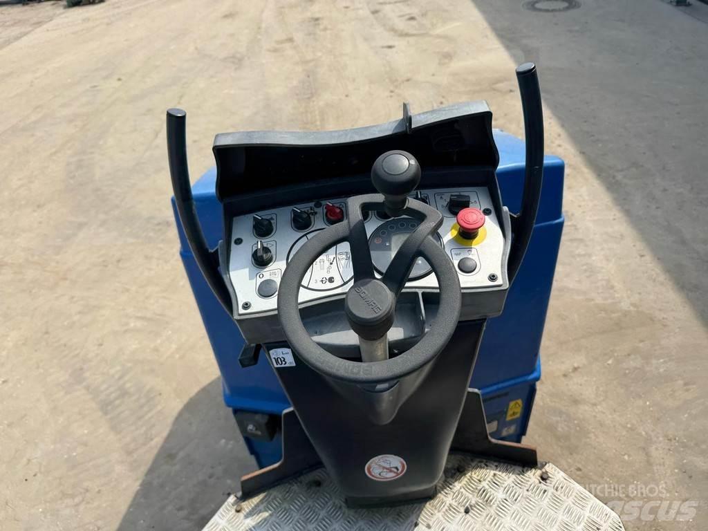 Bomag BW 100 AD-5 Porinių būgnų volai