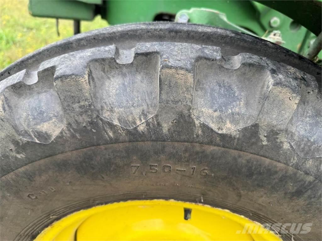 John Deere 1040 S Traktoriai