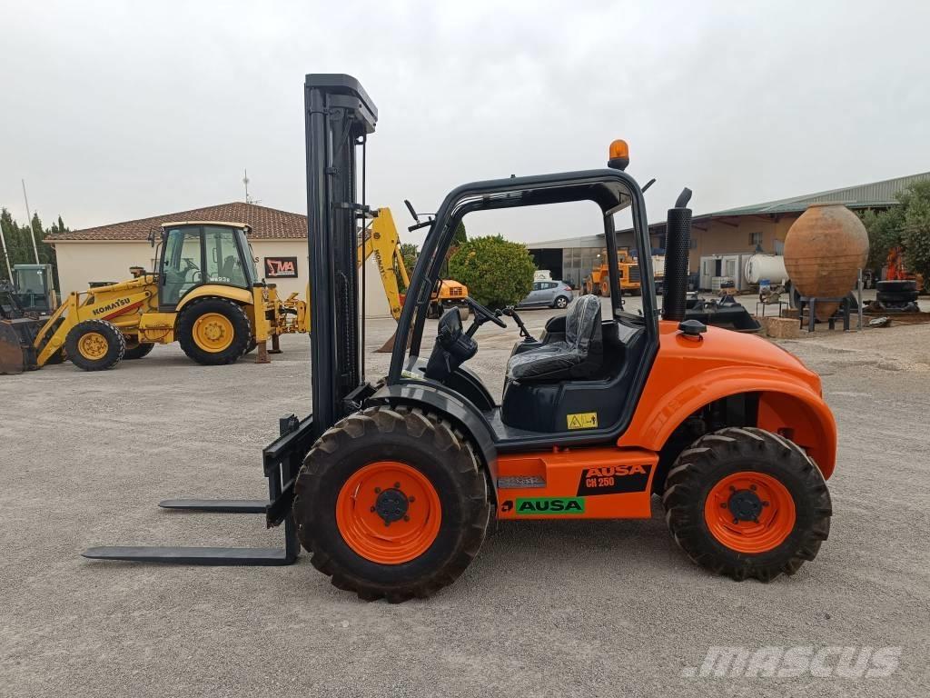 Ausa CH 250 X4 Visureigiai krautuvai