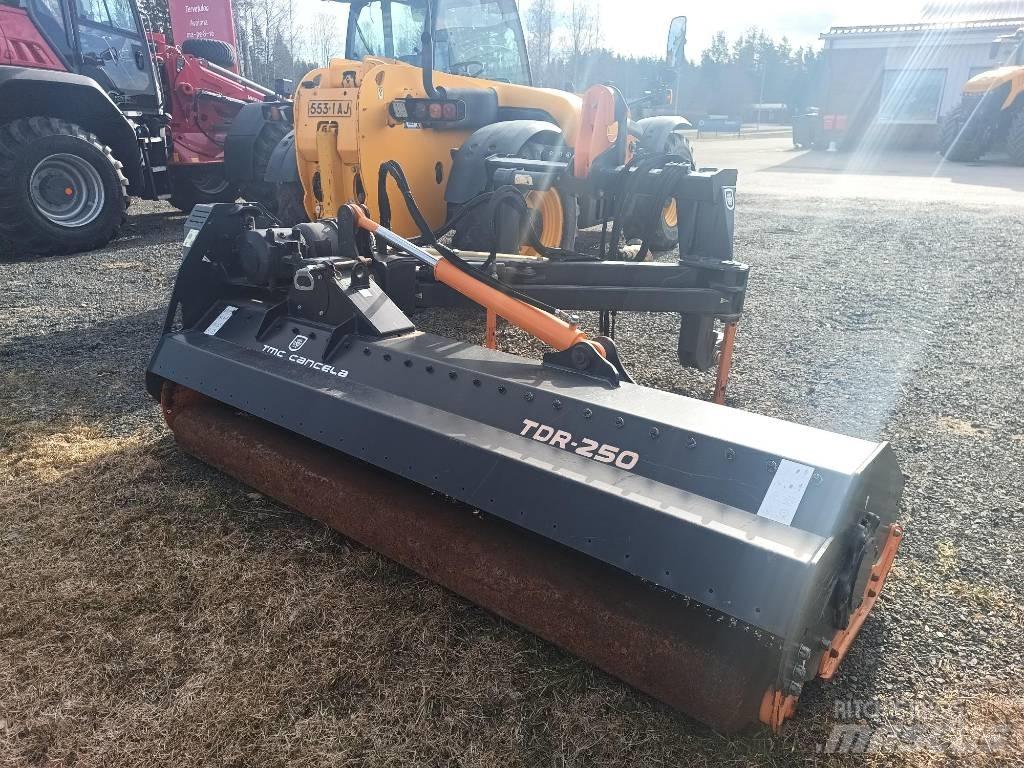 TMC TDR 250 Ganyklų šienapjovės / rėžtuvės