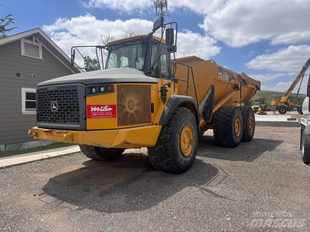 DEERE 410E Karjeriniai savivarčiai