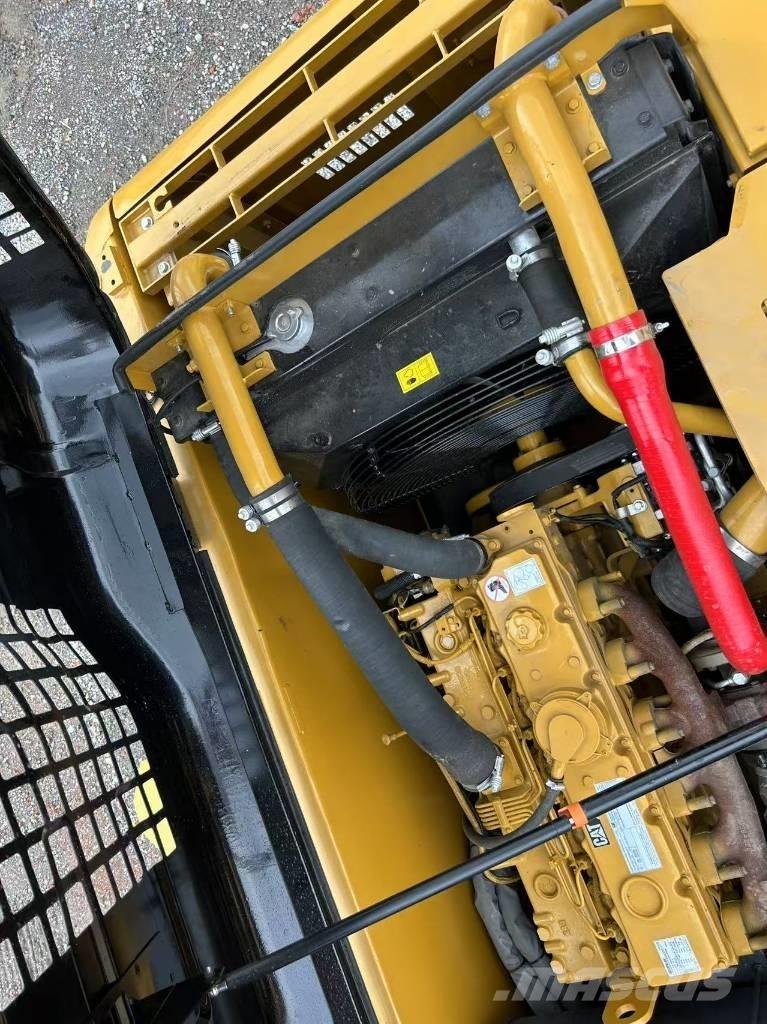 CAT 320D2L Vikšriniai ekskavatoriai