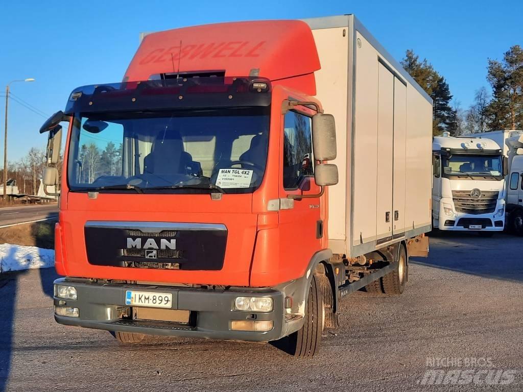 MAN TGL 12.220 Sunkvežimiai su dengtu kėbulu