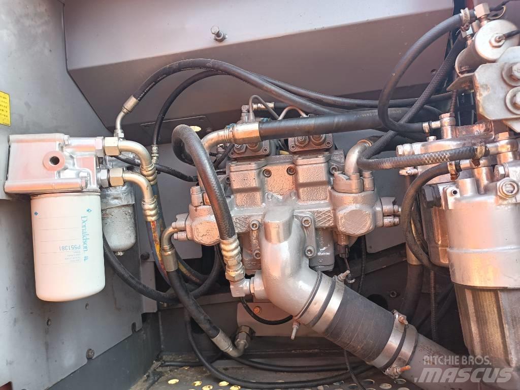 Hitachi ZX 200 Vidutinės galios ekskavatoriai 7-12 t