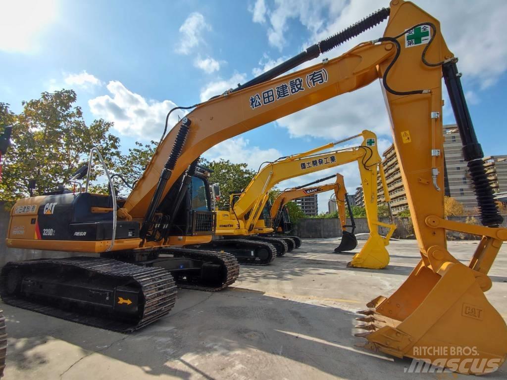 CAT 320D2 Vidutinės galios ekskavatoriai 7-12 t