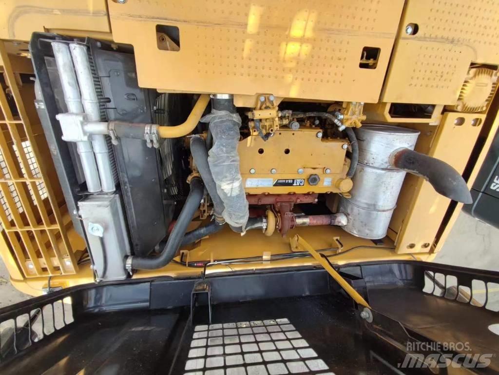 CAT 320D2 Vidutinės galios ekskavatoriai 7-12 t
