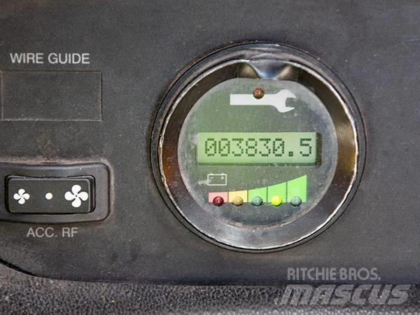 Hyster R30XMF2 Didelių aukščių keltuvai-krautuvai