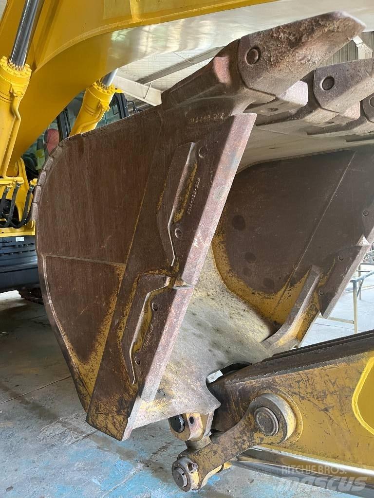 Komatsu PC 450 LC-8 Vikšriniai ekskavatoriai