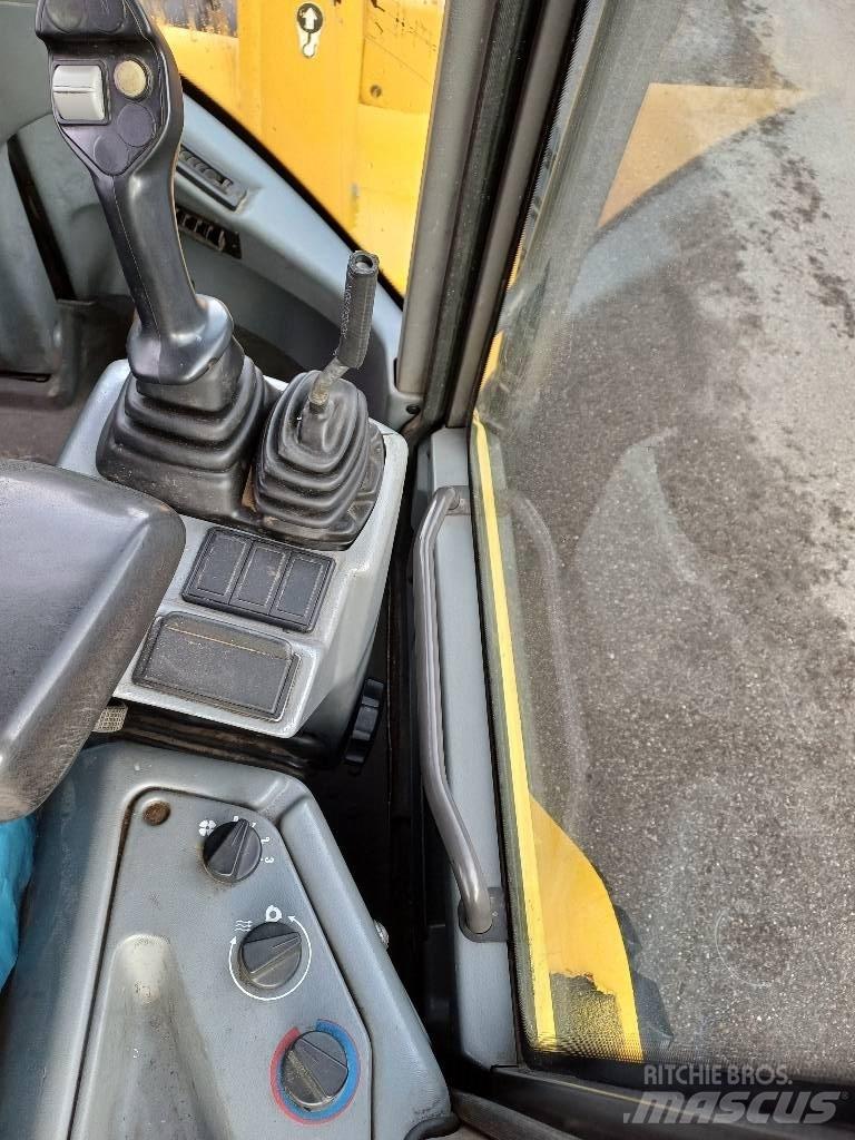 Volvo L 30 B Naudoti ratiniai krautuvai