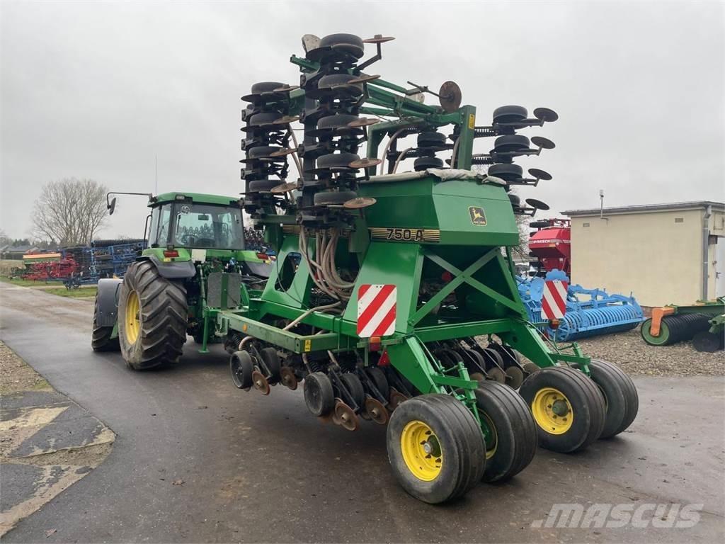 John Deere 750A 6m Tiksli sėjimo technika